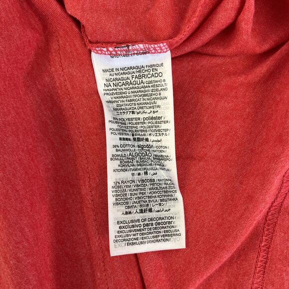 New Mens Captivating Wisconsin Badgers Graphic T-Shirt Size Medium NWT Red Soft - Picture 7 of 7